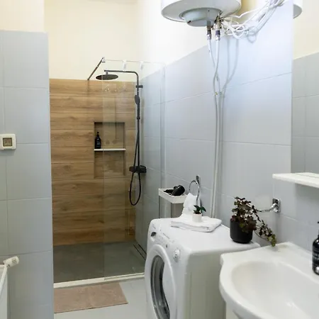 Apartment Designer - Views In The Heart Of Town