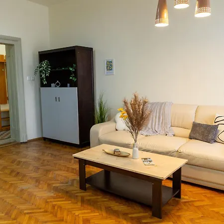 Designer - Views In The Heart Of Town *