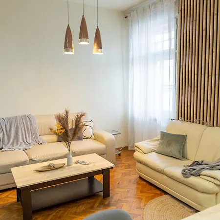 Designer - Views In The Heart Of Town *